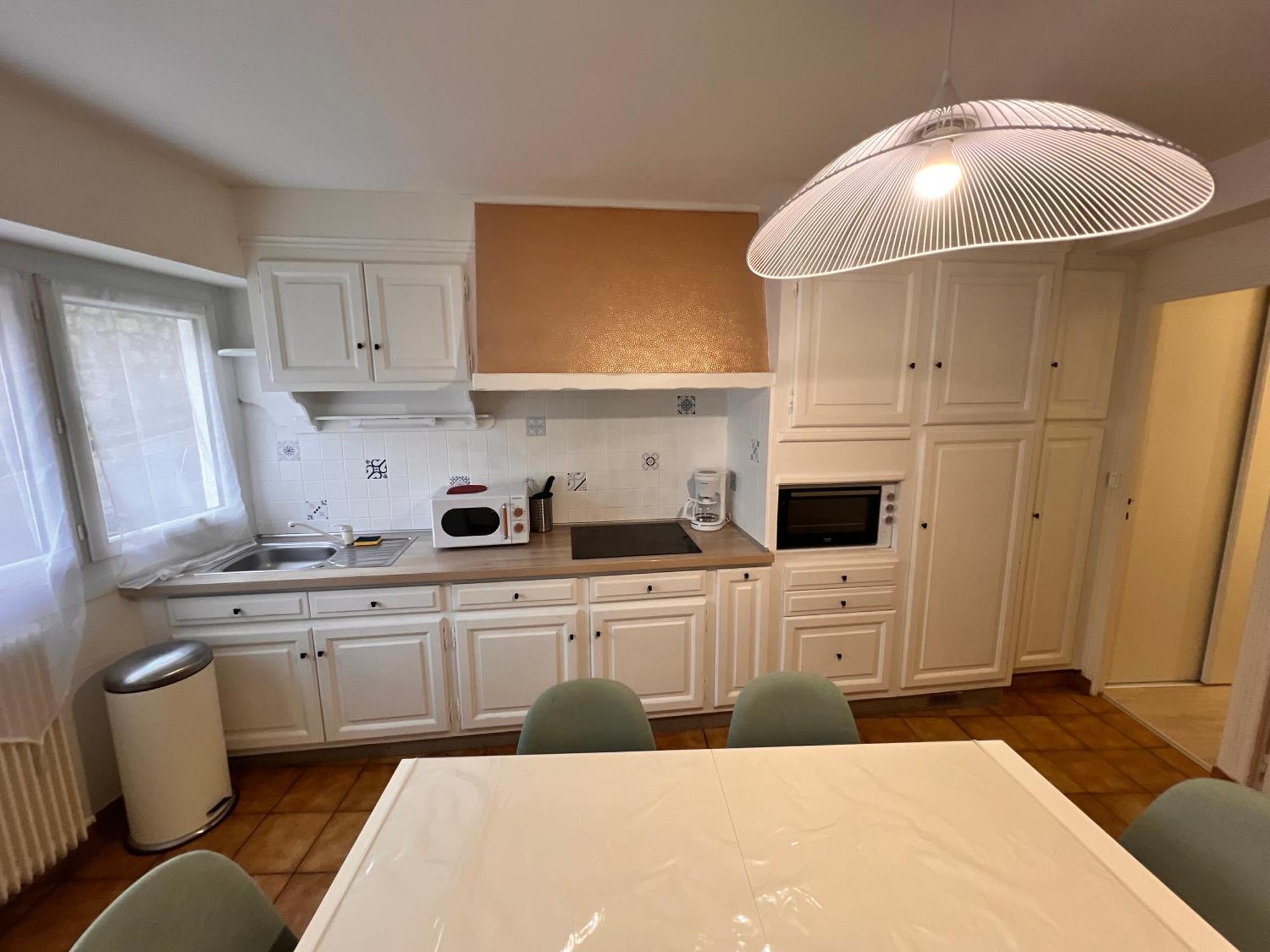 Appartement Rdc 9 Personnes, 2 Chambres, Wifi, Proche Du Centre La Bourboule Bagian luar foto