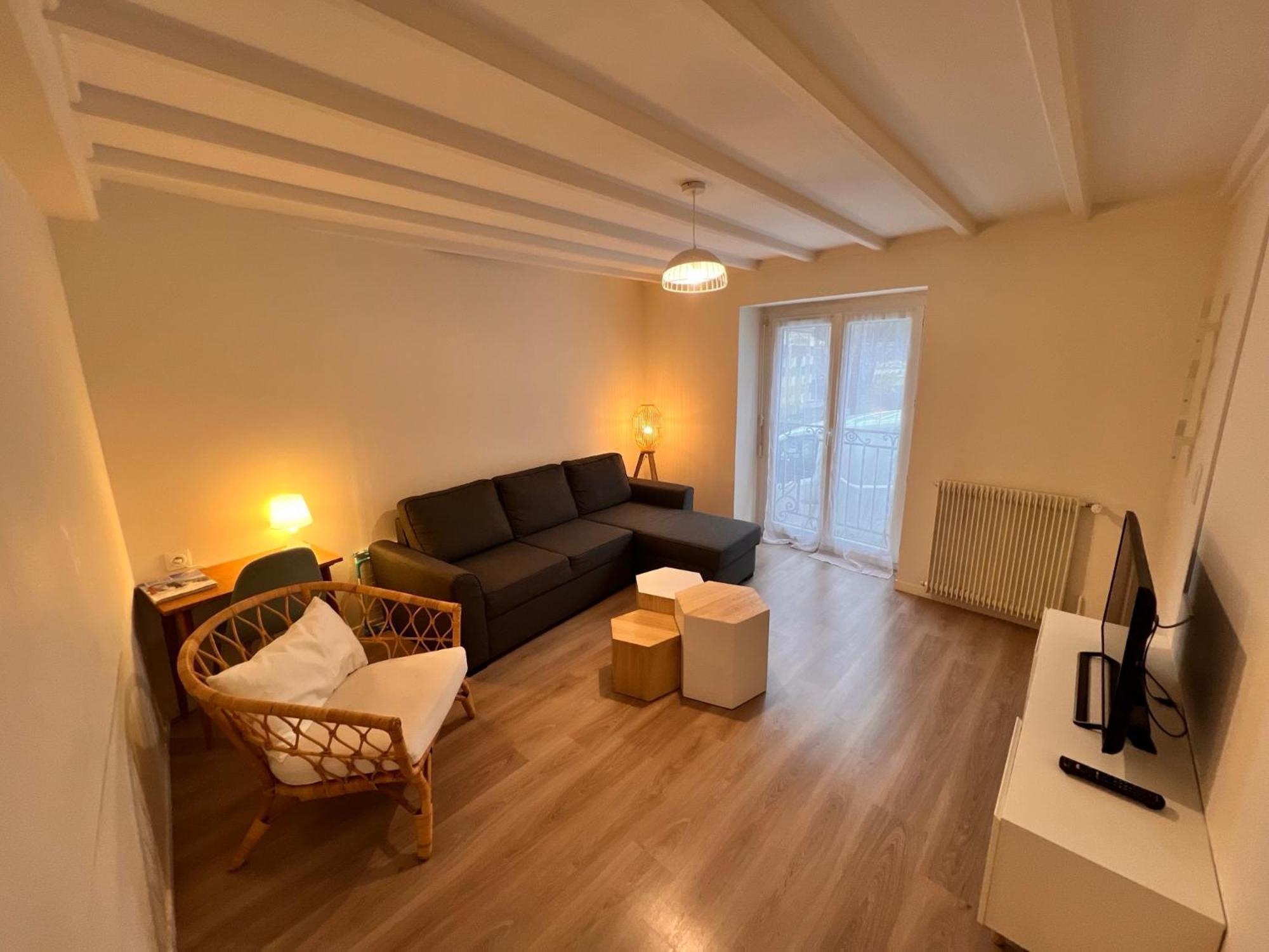 Appartement Rdc 9 Personnes, 2 Chambres, Wifi, Proche Du Centre La Bourboule Bagian luar foto